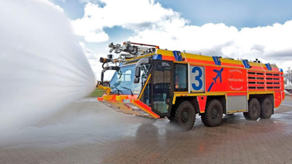 Foto: Ziegler Z8 brandweervoertuig van de luchthavenbrandweer op de luchthaven van Hamburg. Bron: Hamburg Airport